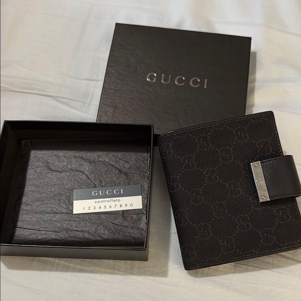 Gucci Black Key and Card Holder with Metal Hardware